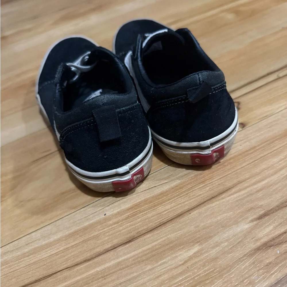 Vans Women’s Slip-On Shoes - Picture 2 of 3